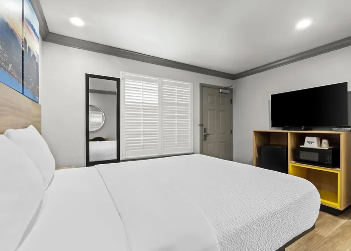 Days Inn By Wyndham San Francisco S/Oyster Point Airport South San Francisco